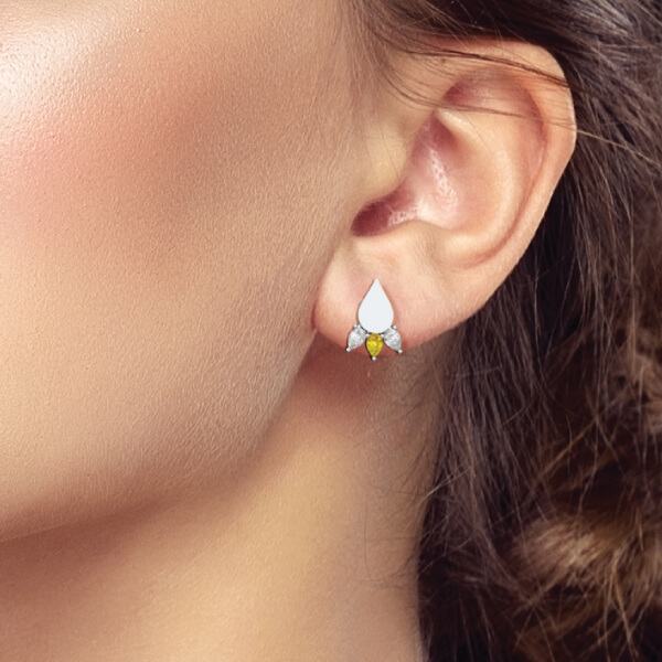 Style this summer - White gold stud