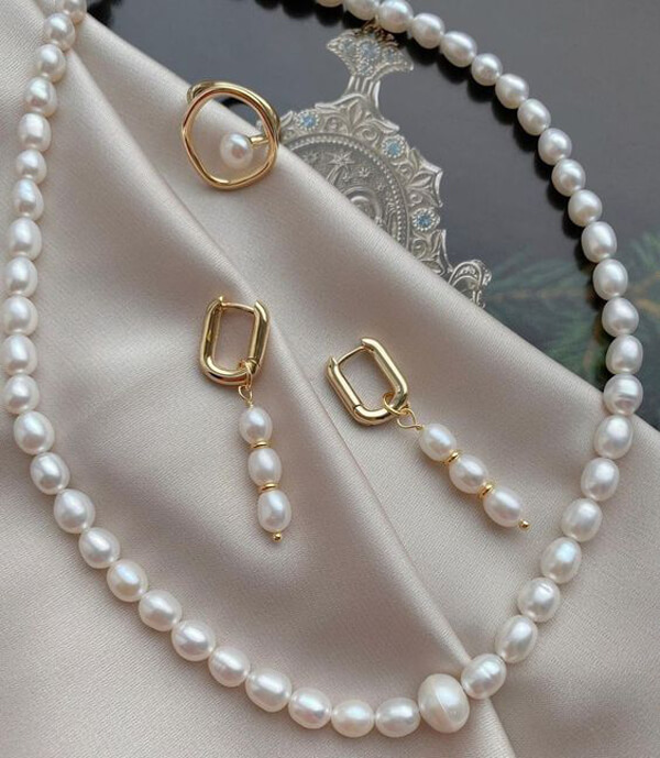 Pearl Necklace Set